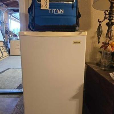 #2000 â€¢ Magic Chef Mini Refrigerator and Titan Deep Freeze Lunch Box
