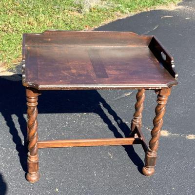 Vintage Ethan Allen Washstand with Turned Legs
