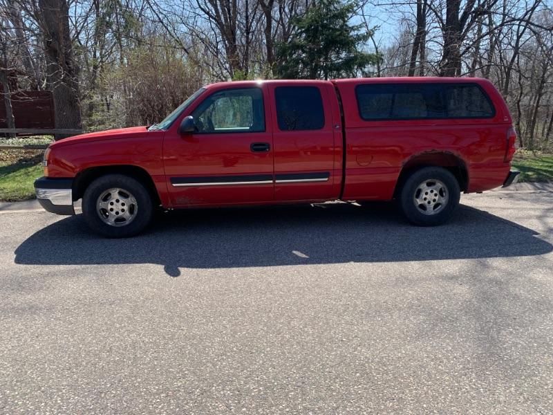 Chaska large Estate sale . Truck, packed house