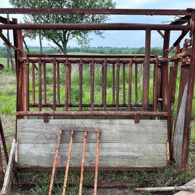 Yard sale photo in Leavenworth, KS