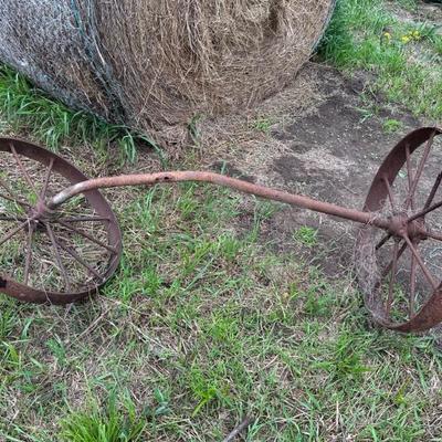 Yard sale photo in Leavenworth, KS