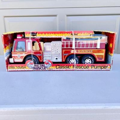 Vintage Metal Muscle Nylint Classic Rescue Pumper Toy Fire Truck Model # 530 - New in Box
