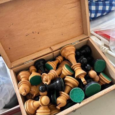 32 pc Chess Pieces