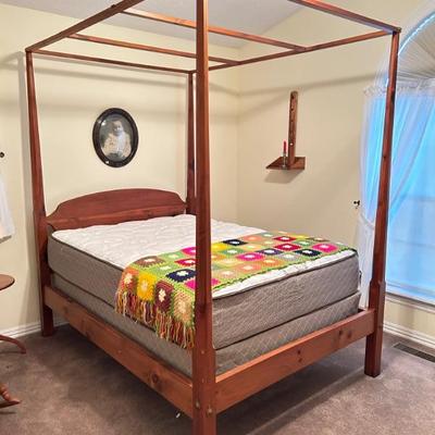 Full Size Poster Bed