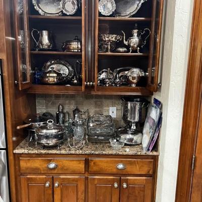 Several pieces of silver plate