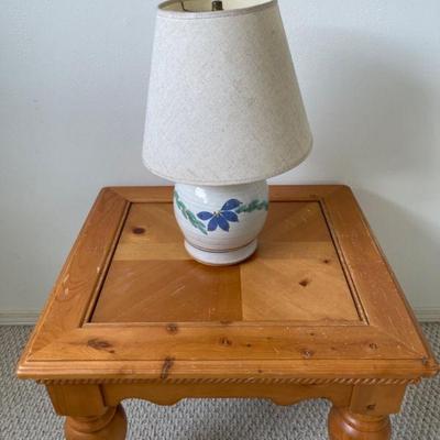 Vintage Pottery Style Table Lamp & Wood End Table