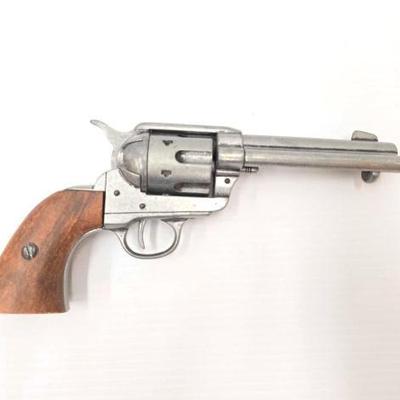 #1360 â€¢ Peacemaker .45 Revolver Replica

