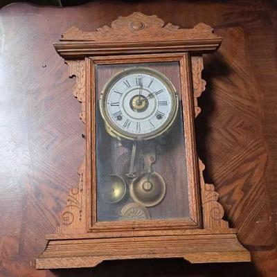#2206 â€¢ Vintage Clock
