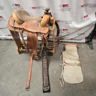 #2028 â€¢ Three Bars Saddlery Saddle
