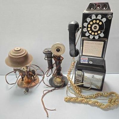 #2228 â€¢ Vintage Copper Horse Lamp, Antique & Vintage Phones
