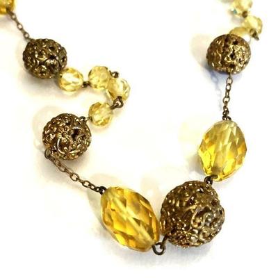 Beautiful Yellow Glass Necklace
