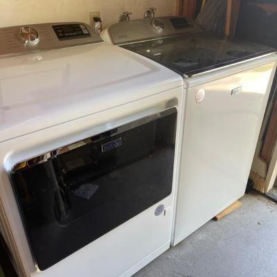 Like new washer and dryer 