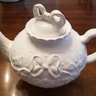 Lynn Hollyn white ceramic teapot