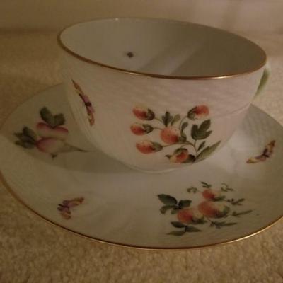 Herend Market Garden saucer and cup sets
