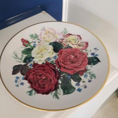 The Majesty of Roses collector plate