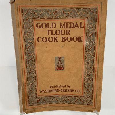 Circa 1910 Gold Medal Flour Cook Book