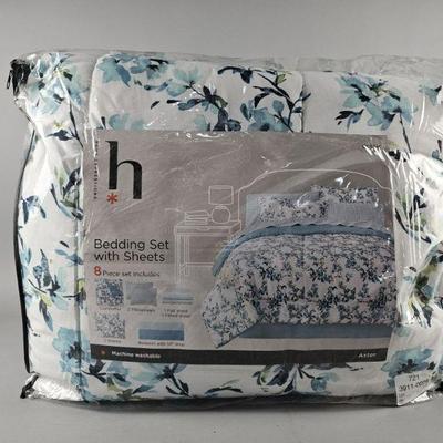 Lot 352 | New Home Expressions 8pc Queen Bedding Set