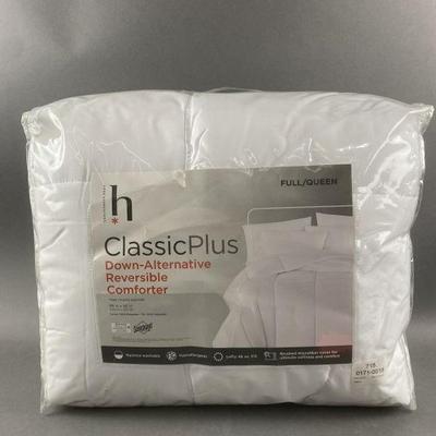Lot 349 | Classic Plus Down Alternative Reversible Comforter