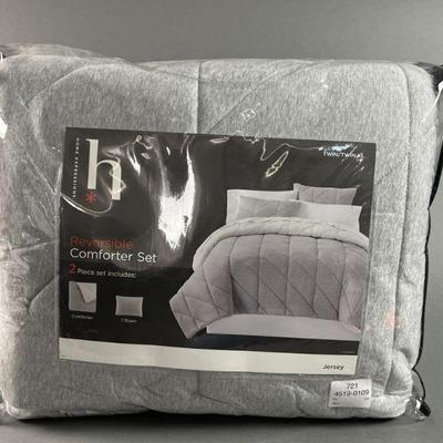 Lot 162 | Home Expressions Comforter Set Twin XL