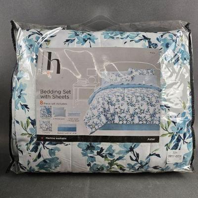 Lot 159 | Home Expressions Full Size Bedding Set