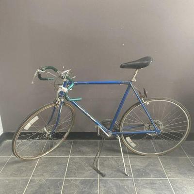 Lot 59 | Vintage Schwinn 10 Speed Bike
