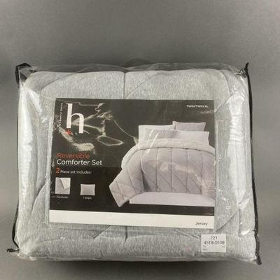 Lot 343 | New Home Expressions Reversible Comforter Set