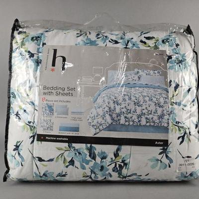 Lot 348 | New Home Expressions 8pc Queen Bedding Set