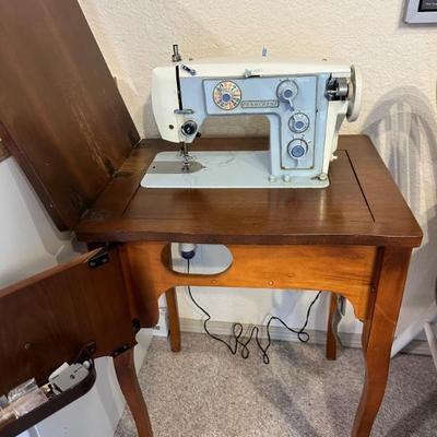 Penncrest sewing machine & cabinet