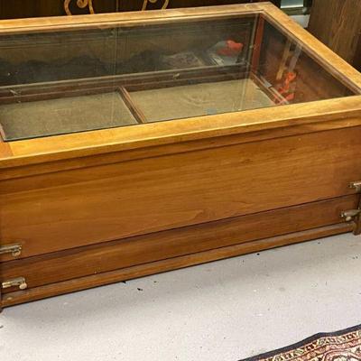 Sale Photo Thumbnail #235: Countertop Display Cabinet Cabinet 3