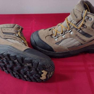Columbia hiking boots, great condition!