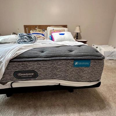 Queen Beautyrest adjustable mattress 