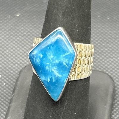 925 Silver w/ Blue Agate Ring, Size 8, 
 TW 7.7g