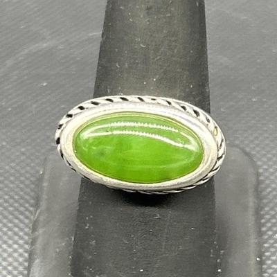 925 Silver w/ Jade Ring, Size 8, TW 10.9g