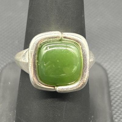 925 Silver and Nephrite Ring Size 8, TW 9.2g