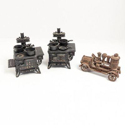Vintage Cast Iron Queen & Iron is Livitimin Mini Stoves With Accessories, Plus Cast Iron Steam Fire Truck