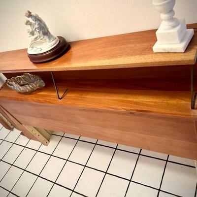 Vintage mid-century modern late 50s/early 60s mahogany Link-Taylor (original Henry Link) bedroom suite, including dresser & mirror,...