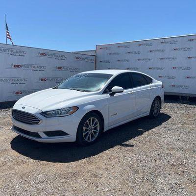 #534 â€¢ 2017 Ford Fusion Hybrid Passenger Car
