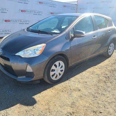 #580 â€¢ 2014 Toyota Prius c
