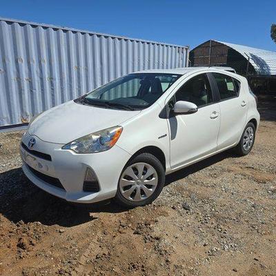 #696 â€¢ 2014 Toyota Prius c Passenger Car
