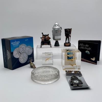 Space-Themed Desk Items & Miscellaneous Curios