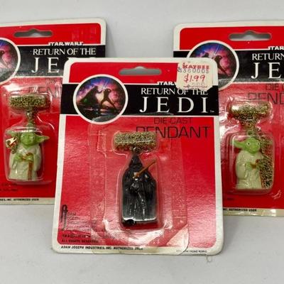 Star Wars Die-Cast Necklaces: Darth Vader & 2 Yoda - Vintage