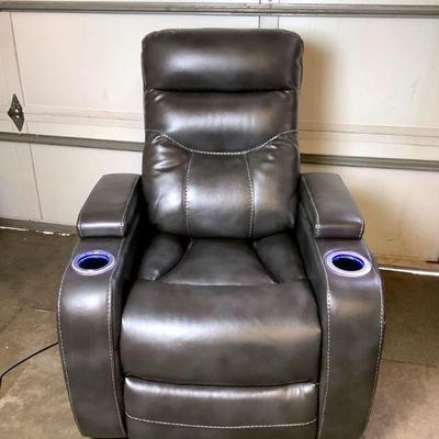 MAGR200 Timberland Electric Recliner	Made by The Timberland Company, faux leather, electric recliner. Very clean, was tested and...