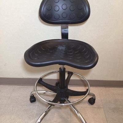 DILA105 Safco Sitstar Stool	Very comfortable chair. Adjustable, swivel seat, featuring 10