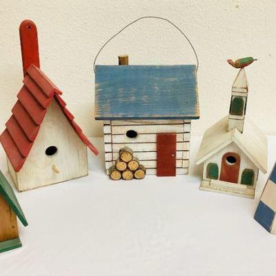 DILA705 Agrestic Birdhouse Collection	A collection of five rustic birdhouses in various shapes and sizes. Includes two classic bird...