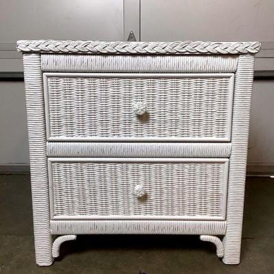 DILA203 Henry Link Lexington Wicker Side Table	Two drawers wicker side table. Has a removable glass top.
