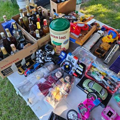 Yard sale photo in Oshkosh, WI