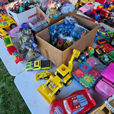 Yard sale photo in Oshkosh, WI