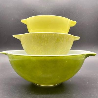 (3) Vintage Yellow & Green Pyrex Mixing Bowls: