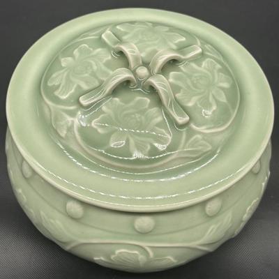 Light Jade-Color Ceramic Lidded Trinket Dish