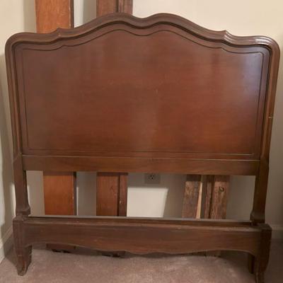 Heirloom full-size bed